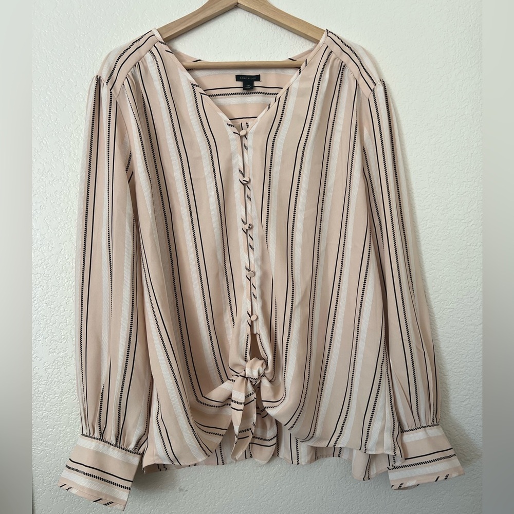 NWOT Ann Taylor‎ Blush and Black Striped Tie Bottom Blouse Covered Buttons XXL